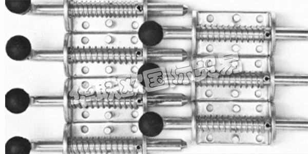 意大利RECO主要產品：RECO螺栓，氣桿等。RECO易于在工業(yè)車輛市場中移動，是所有大小型工業(yè)車輛和卡車零件制造商的恒定商業(yè)參考。豐富的備件經驗和深厚的創(chuàng)新生產和研究技能豐富了其銷售人員的廣泛和多樣化的產品組合，以展示與公司和主要國際活動的直接會議的專業(yè)知識。