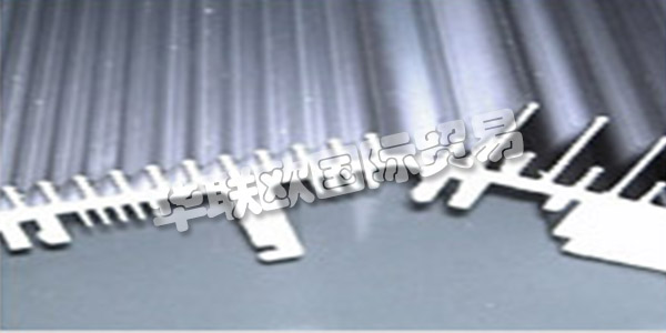 BENZ ALUSYSTEME在開發(fā)市場驅(qū)動和個性化解決方案方面，數(shù)十年的鋁加工經(jīng)驗，技術(shù)訣竅和創(chuàng)新思維使得Swabian Pleidelsheim的Benz AluSysteme成為鋁制零件的領(lǐng)先系統(tǒng)制造商。無論您是委托他們?yōu)槟捻椖块_發(fā)鋁制拉伸型材，還是正在尋找鋁型材的合作伙伴，他們都將竭誠為您提供鋁加工的各個方面的幫助和建議。在他們的產(chǎn)品線輪廓線 他們?yōu)橄到y(tǒng)開發(fā)鋁。對于他們稱職的團隊客戶滿意度，產(chǎn)品質(zhì)量，工藝流程和經(jīng)濟思想處于最前沿。他們對您的建議，解決方案建議，個人發(fā)展以及您的結(jié)果感到滿意。