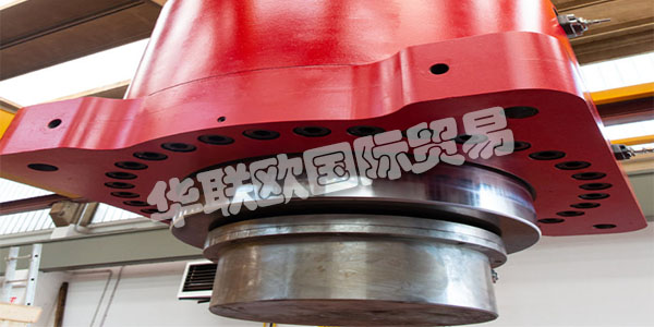 BOMBARDIERI SpA于1959年在意大利 Gazzaniga 成立，現(xiàn)在是一家私營有限公司，擁有100多名訓練有素的員工，分為三個工廠，兩個在意大利北部，一個在墨西哥。